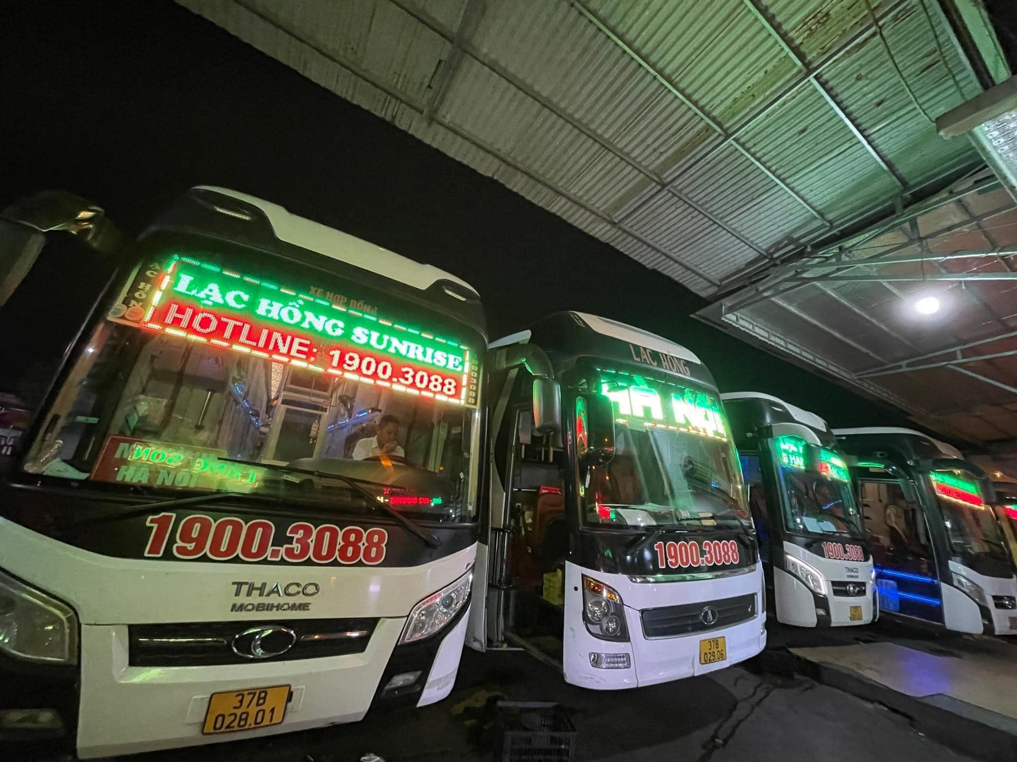 Nhà xe Lạc Hồng